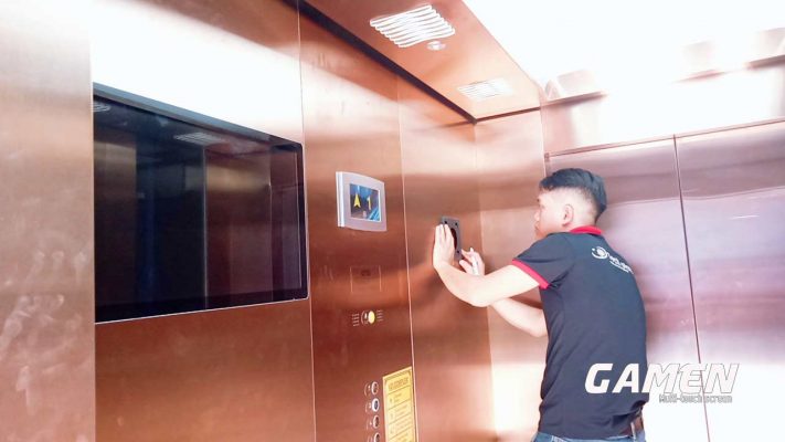 thi công lắp đặt màn hình thang máy tại Hà Nội
